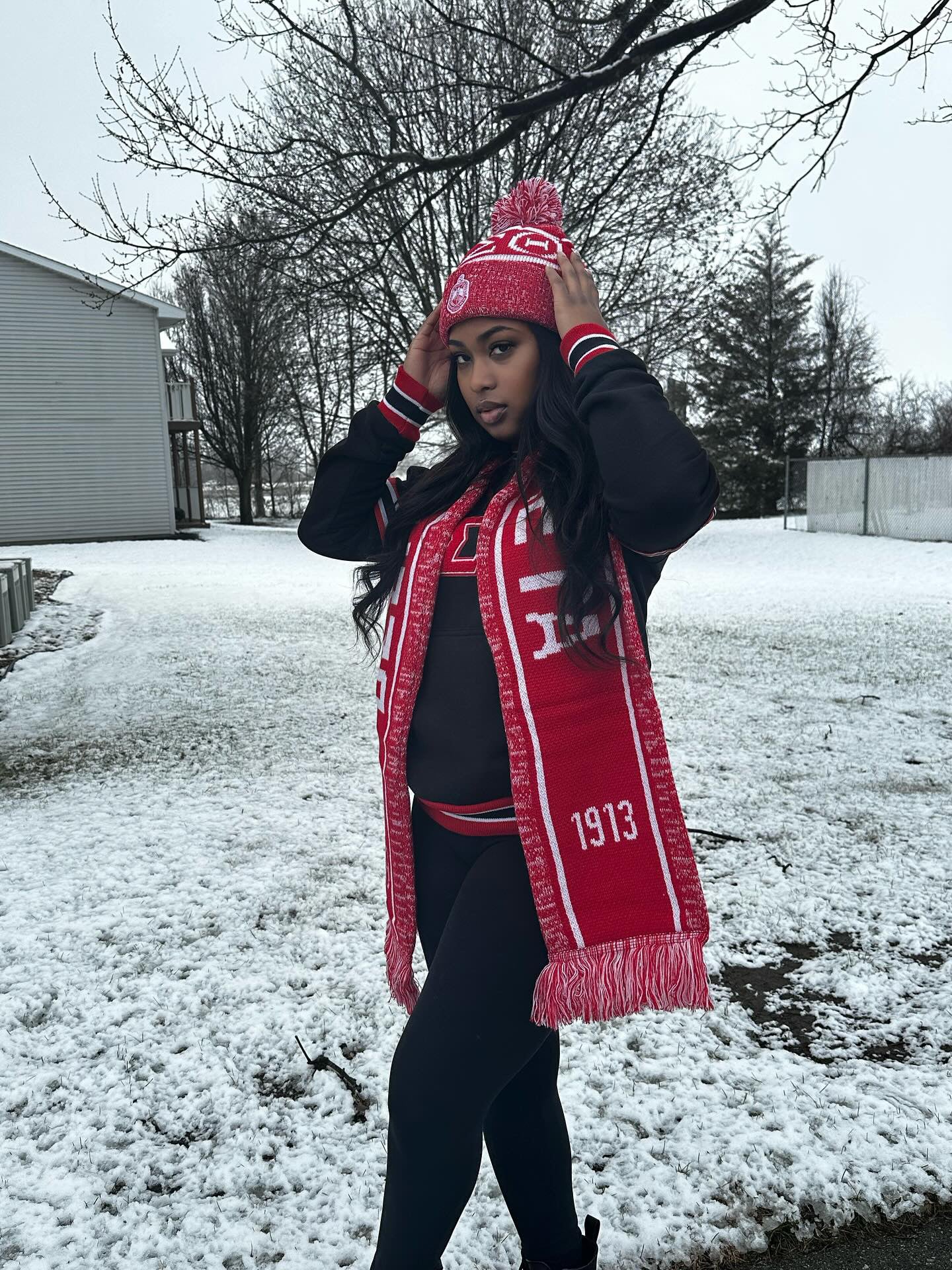 Delta Red Crest Scarf And Hat Set