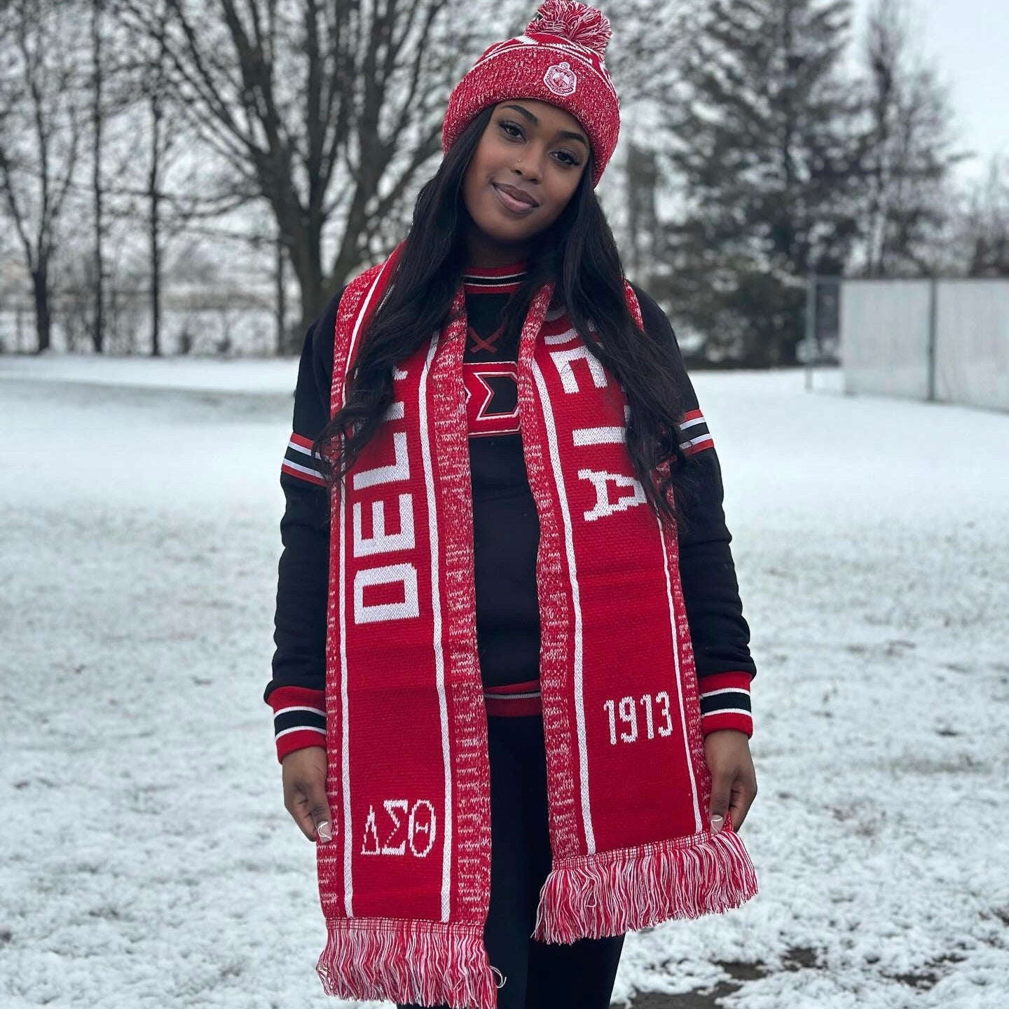 Delta Red Crest Scarf And Hat Set