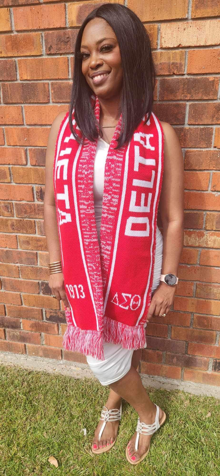 Delta Red Crest Scarf And Hat Set