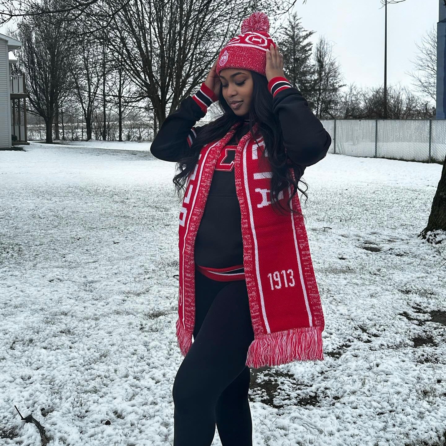 Delta Red Crest Scarf And Hat Set