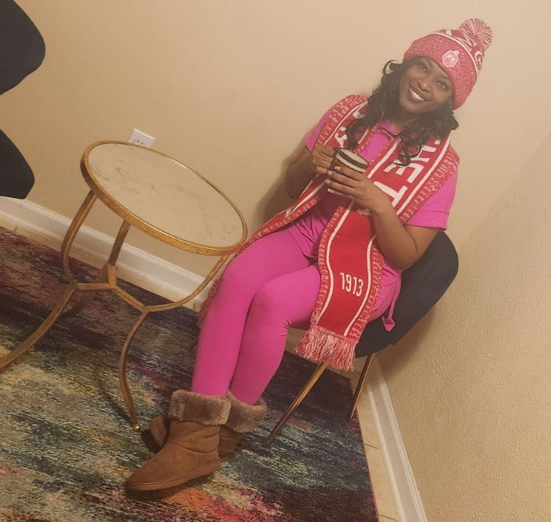 Delta Red Crest Scarf And Hat Set