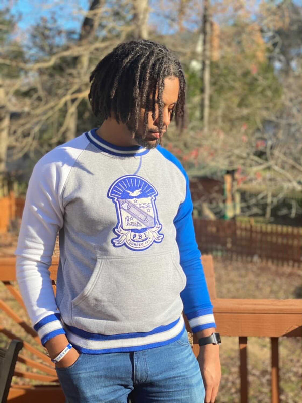 Sigma Chenille Crest Grey Crewneck